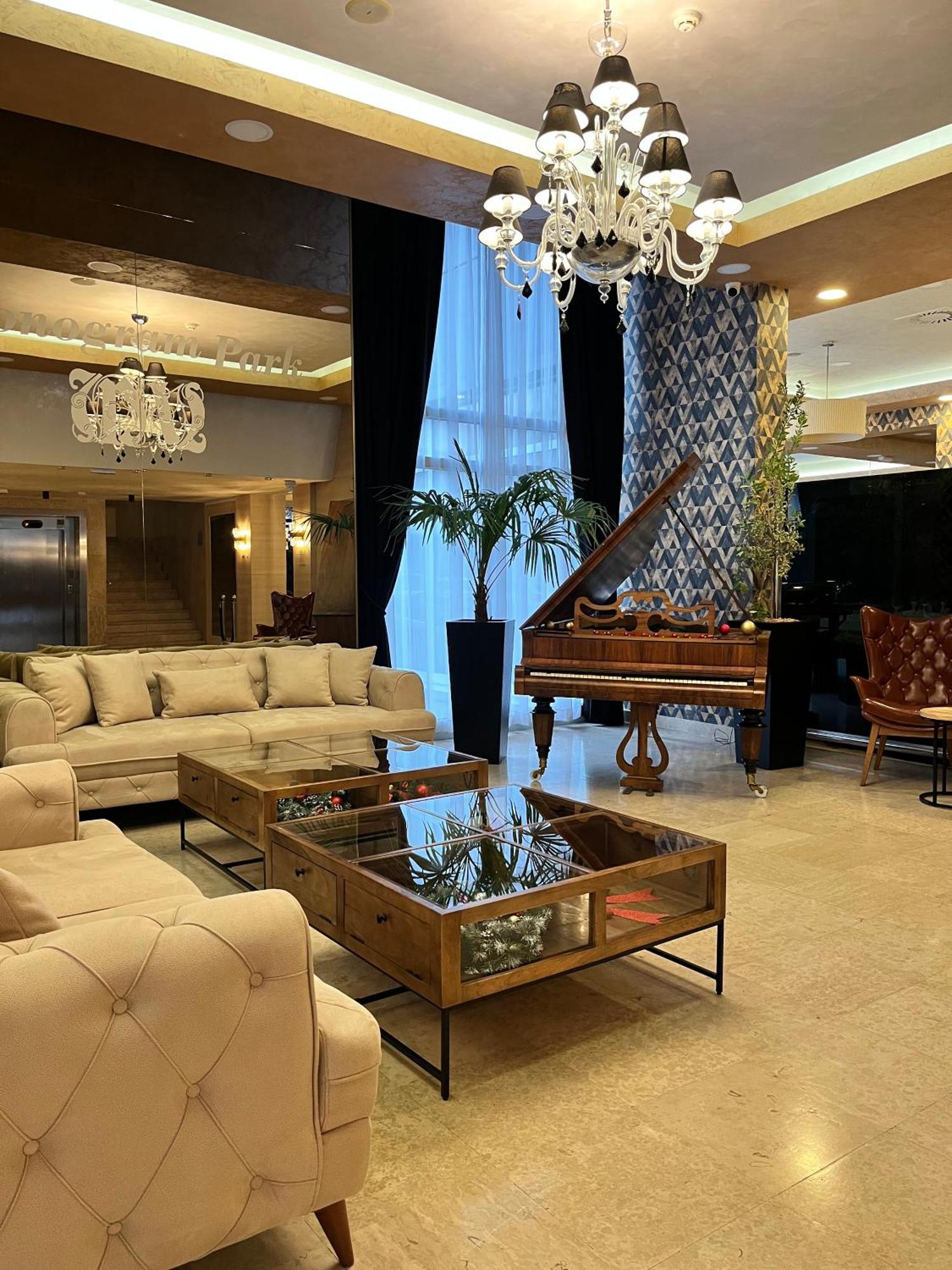 Hotel Monogram Park Ruma Extérieur photo