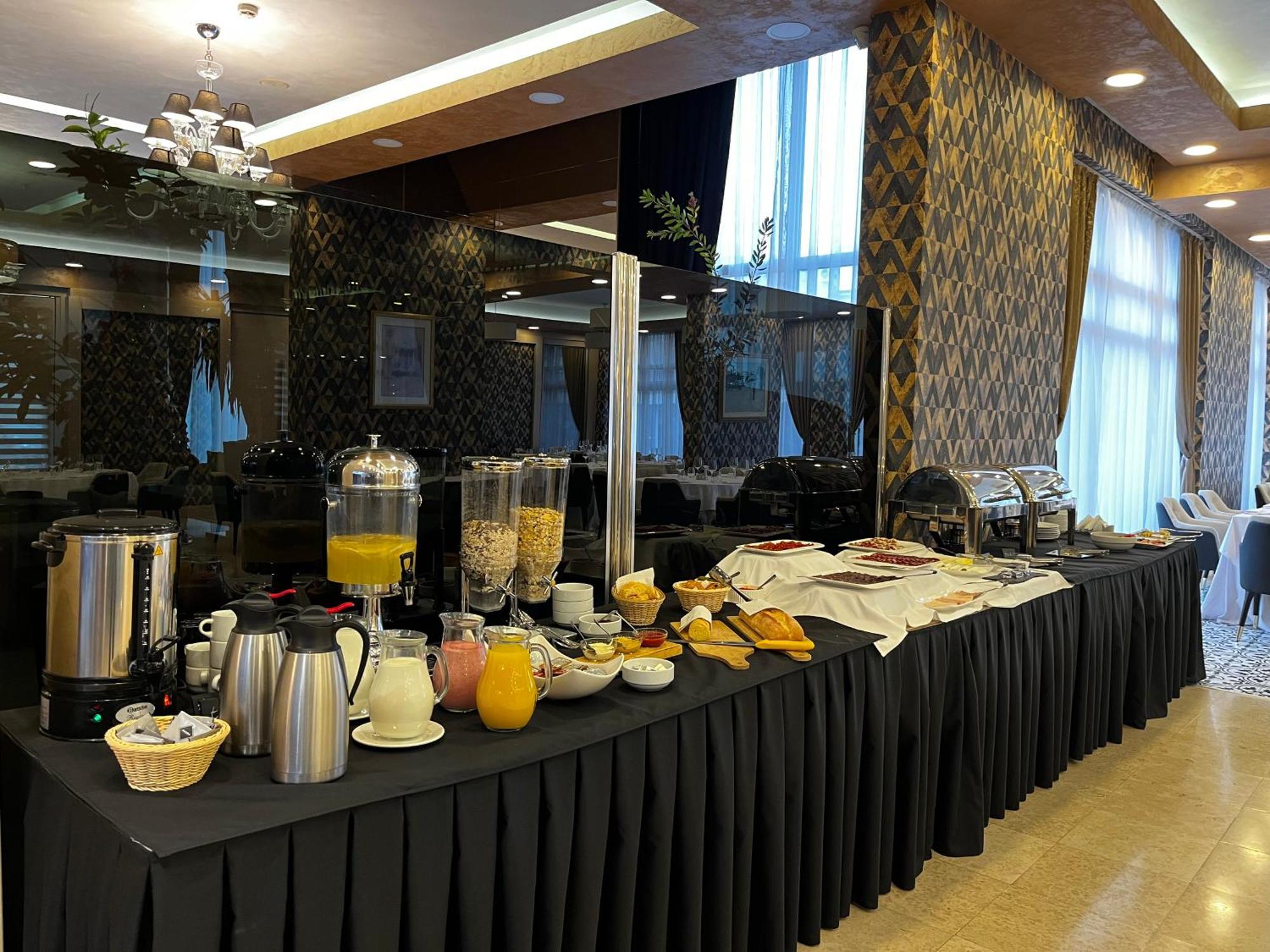 Hotel Monogram Park Ruma Extérieur photo