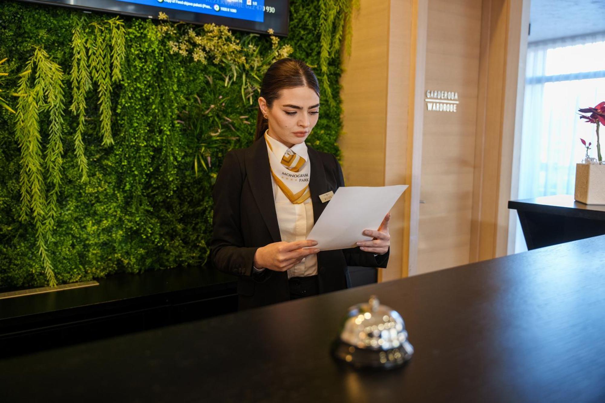 Hotel Monogram Park Ruma Extérieur photo