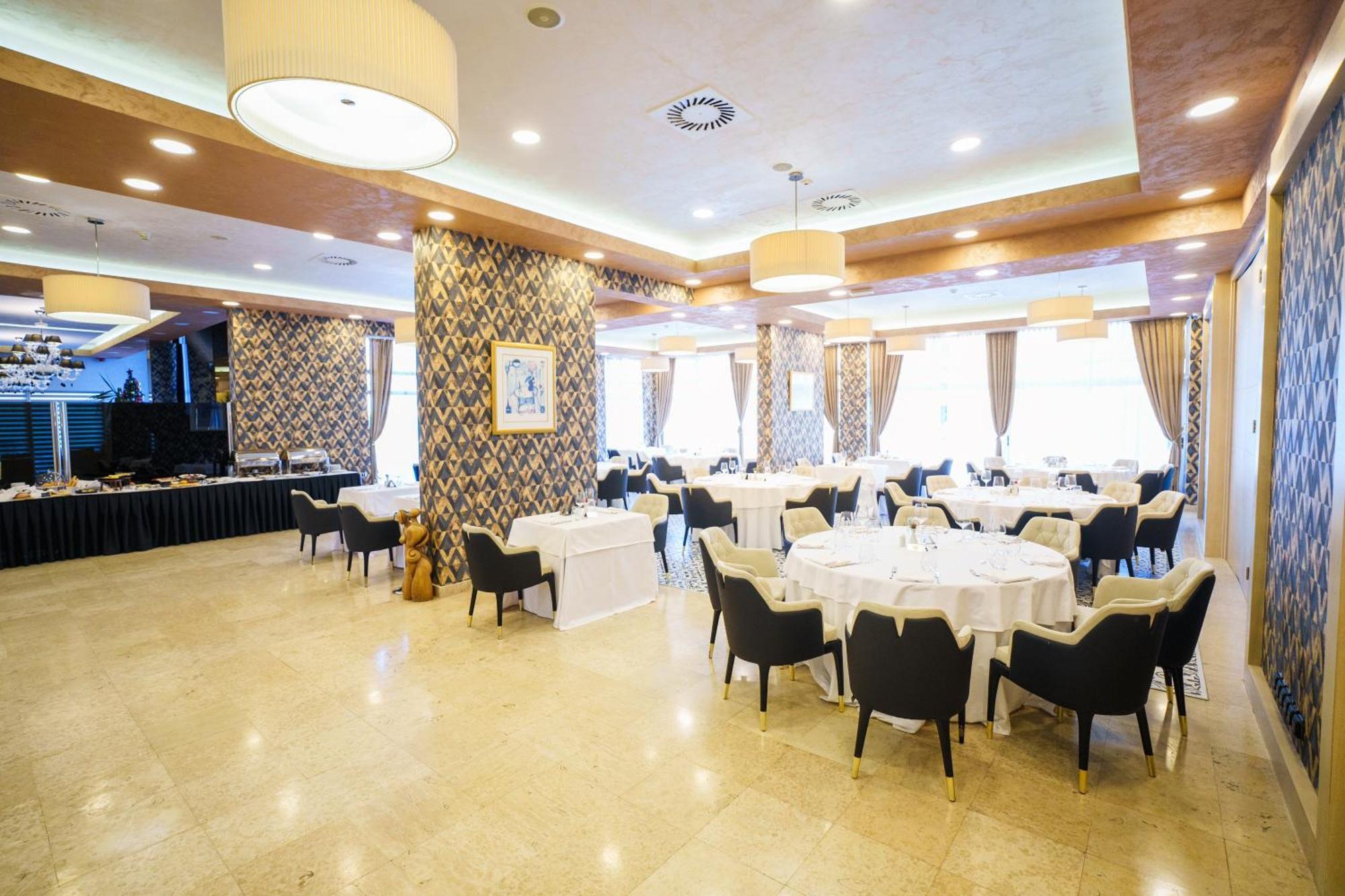 Hotel Monogram Park Ruma Extérieur photo