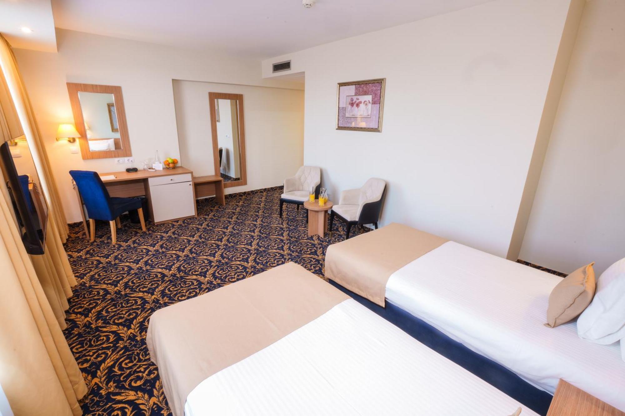Hotel Monogram Park Ruma Extérieur photo